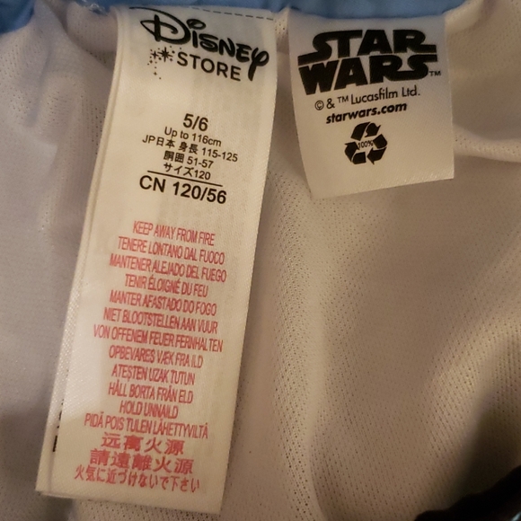 NWOT Boy's Disney Star wars swim trunks size 5/6 - Picture 2 of 3